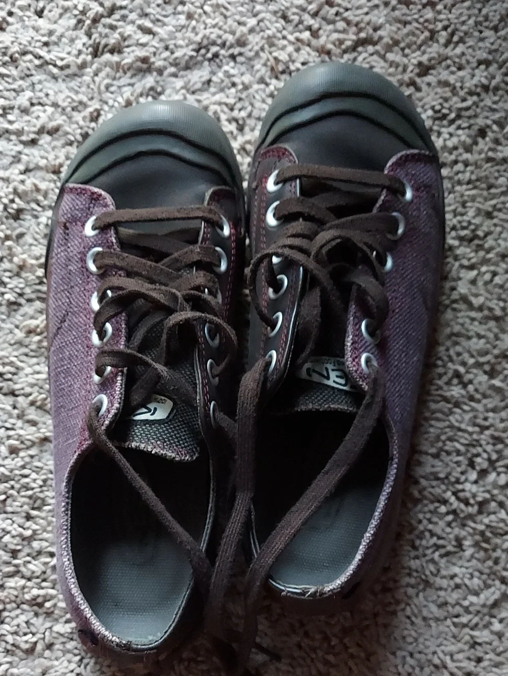 Keen Casual Low-Top Canvas Sneakers in Purple